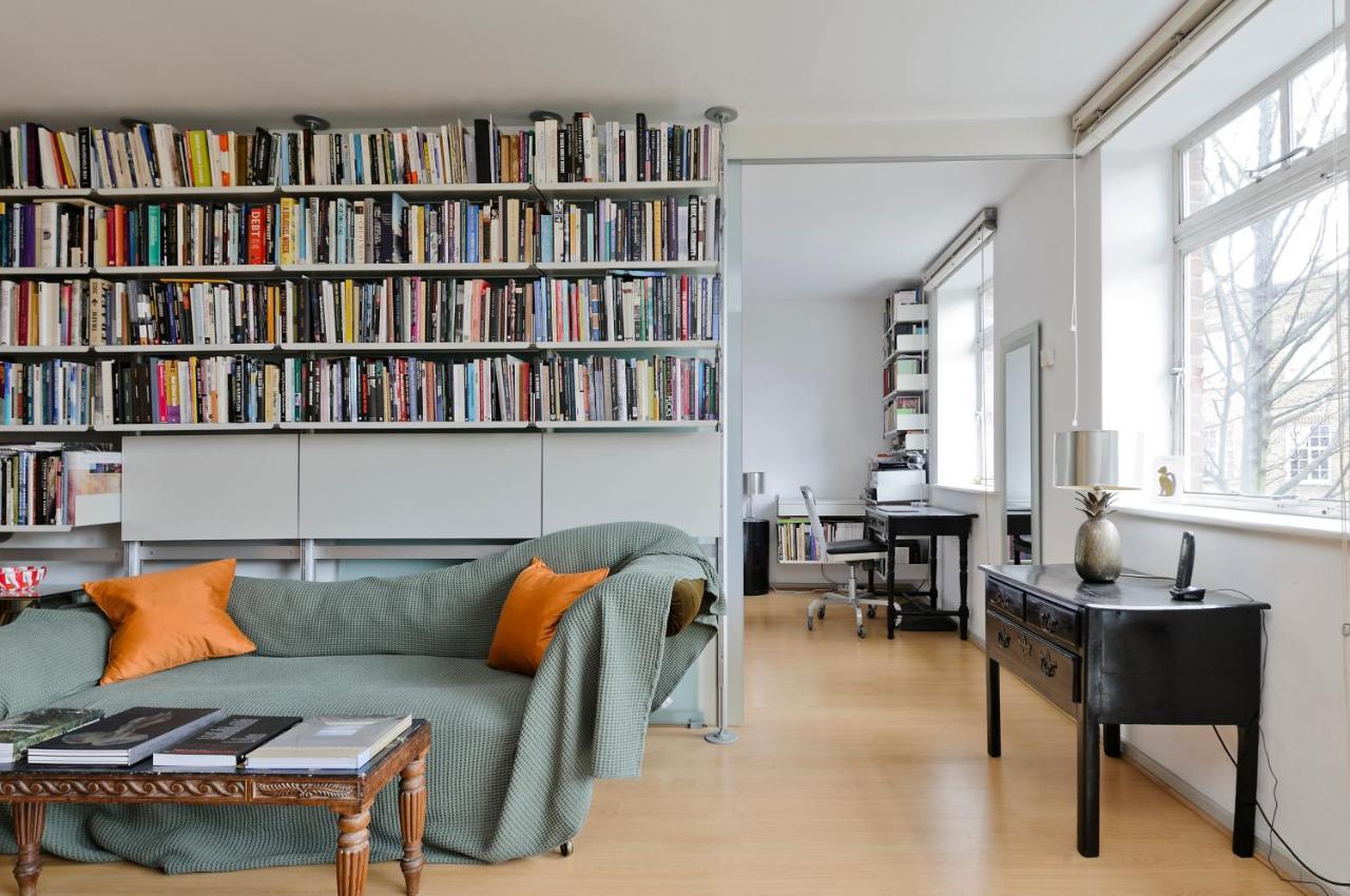 Apartamento Large One Bedroom Flat With Balcony Close To The By Underthedoormat Londres
